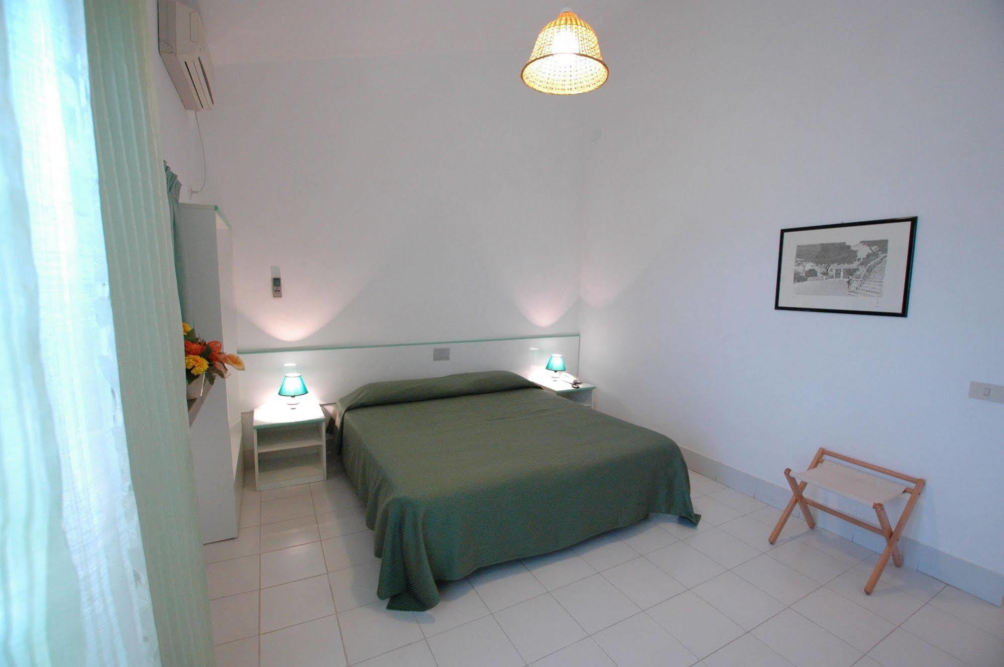 Hotel Capo Di Stella 카폴리베리 외부 사진